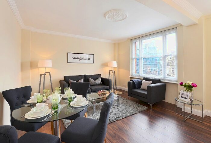 2 Bedroom Flat To Rent In Hill Street, London, W1J