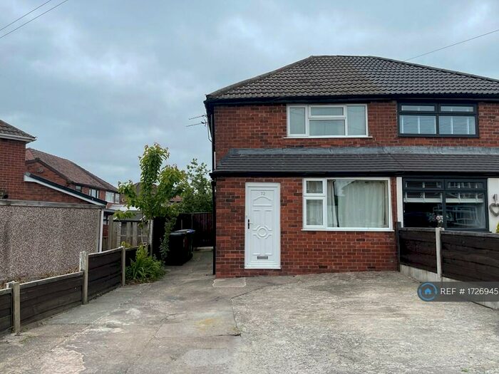 2 Bedroom Semi-Detached House To Rent In Willows Lane, Rochdale, OL16