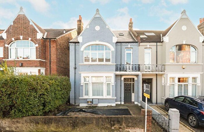 4 Bedroom Flat For Sale In Mitcham Lane, Streatham, SW16