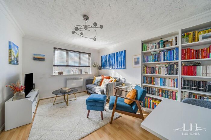 1 Bedroom Flat For Sale In Elmdon Road, South Ockendon, RM15