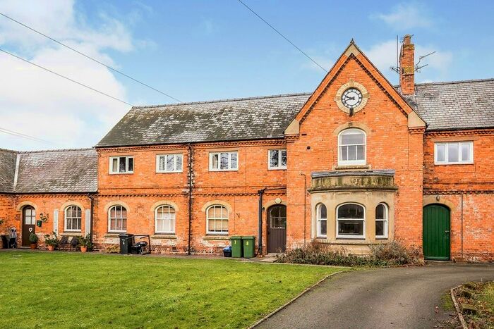 2 Bedroom Flat To Rent In Burma Road, Park Hall, Oswestry, Shropshire, SY11