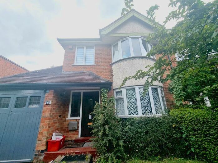3 Bedroom Semi-Detached House To Rent In Princes Drive, Leamington Spa, CV32