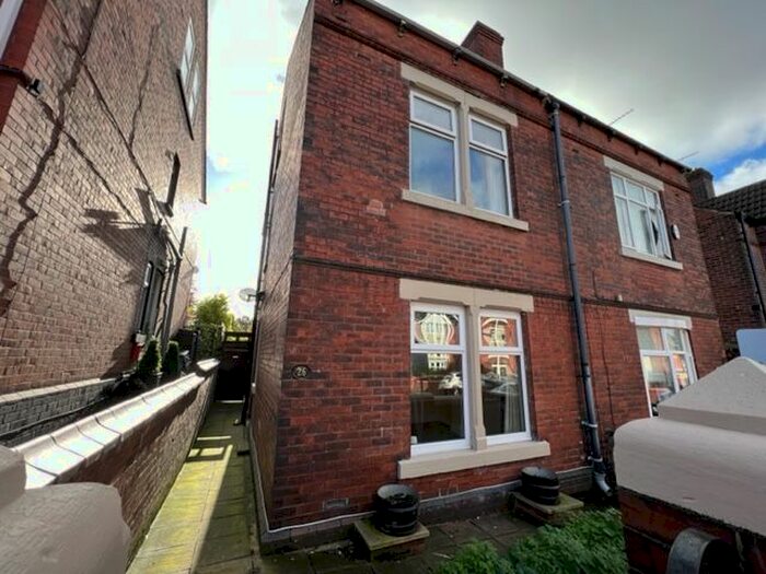 4 Bedroom Property To Rent In Broom Grove, Rotherham, S60