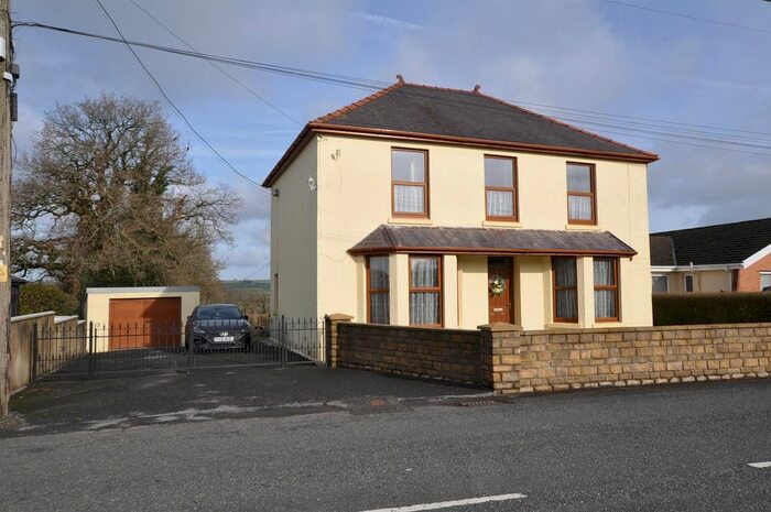 4 Bedroom Detached House For Sale In Pwll Trap, St. Clears, Carmarthen, SA33