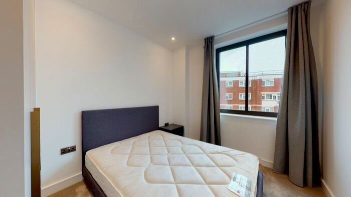 3 Bedroom Flat To Rent In Cremer Street, London, E2