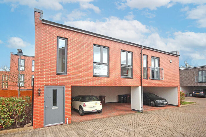 2 Bedroom Maisonette For Sale In Penn Way, Welwyn Garden City, Hertfordshire, AL7