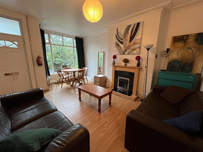 4 Bedroom Terraced House To Rent In Stanmore Avenue, Burley, Leeds, LS4