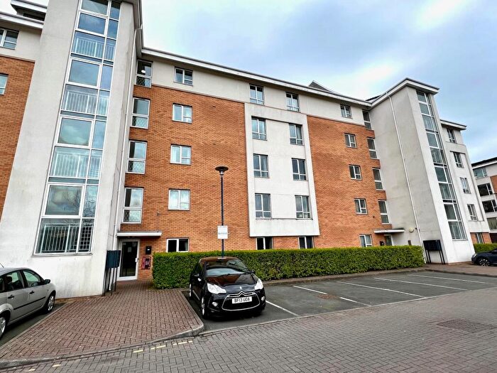 2 Bedroom Flat To Rent In Overstone Court, Cardiff, CF10
