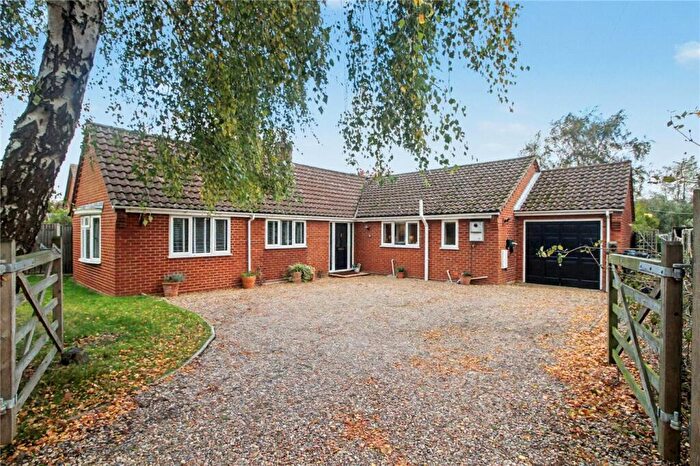 4 Bedroom Bungalow For Sale In The Street, Surlingham, Norwich, Norfolk, NR14