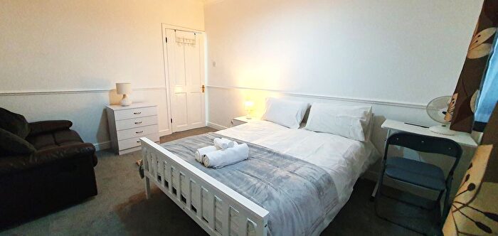 2 Bedroom Terraced House To Rent In Chadway, Essex, RM8