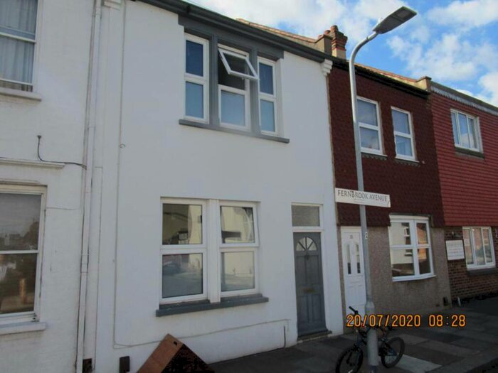 2 Bedroom Terraced House To Rent In Fernbrook Avenue, Southend On Sea, SS1