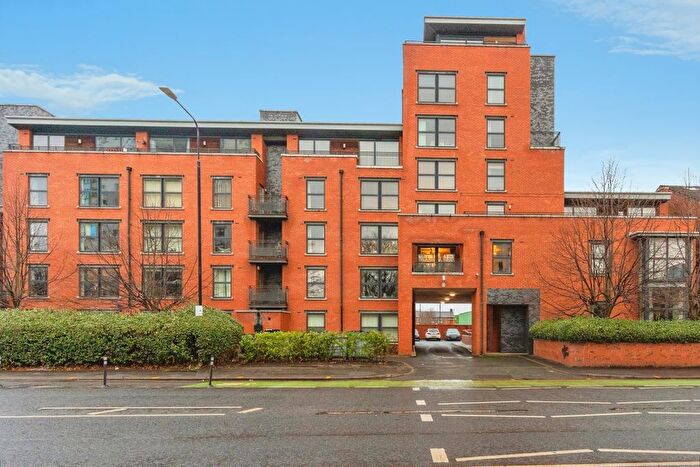 2 Bedroom Flat For Sale In Chester Road, Old Trafford, Manchester, M16