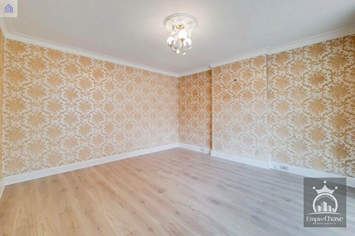 4 Bedroom Detached House For Sale In Amery Road, Pebworth Estate, Harrow, Middlesex, HA1