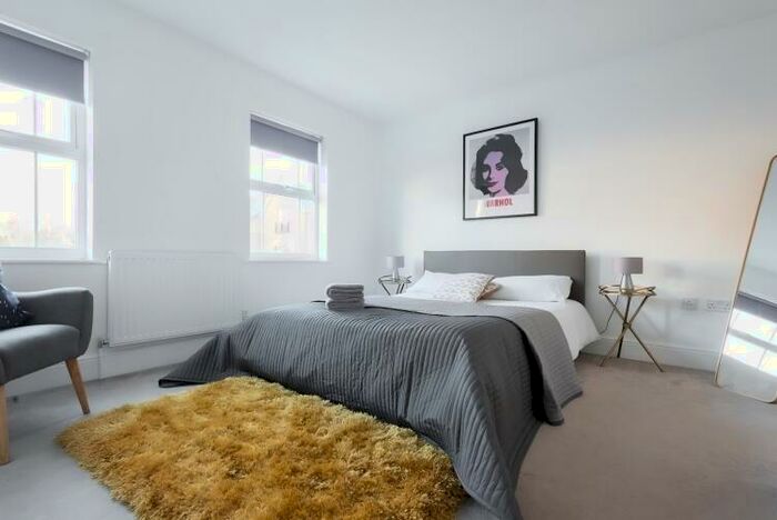 4 Bedroom Town House To Rent In Navigation Way, North Oxford, OX2