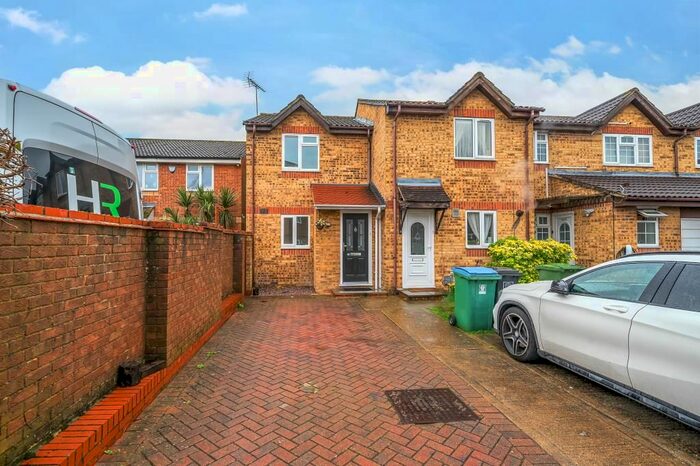 3 Bedroom End Of Terrace House To Rent In Pioneer Way, Watford, WD18