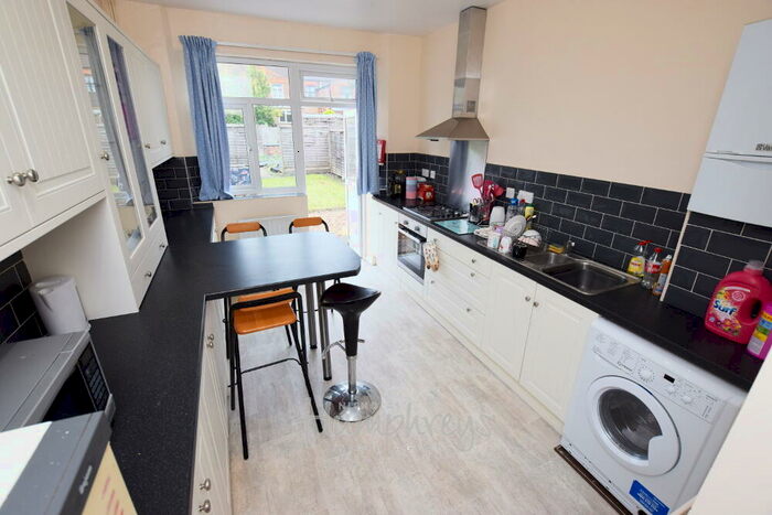 4 Bedroom Terraced House To Rent In Colwyn Road, Abington, Northampton, NN1