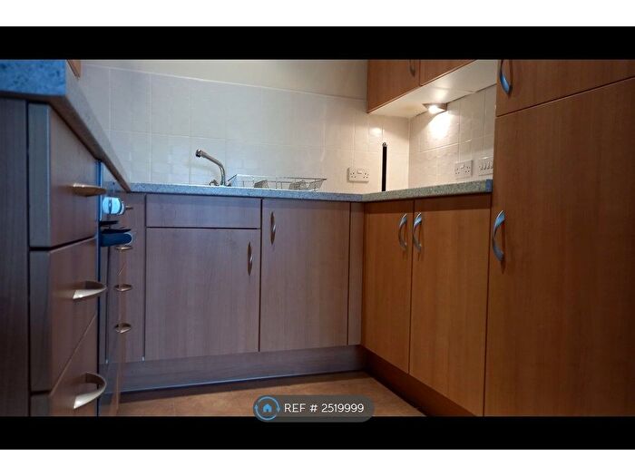 1 Bedroom Flat To Rent In Rowan Wynd, Paisley, PA2
