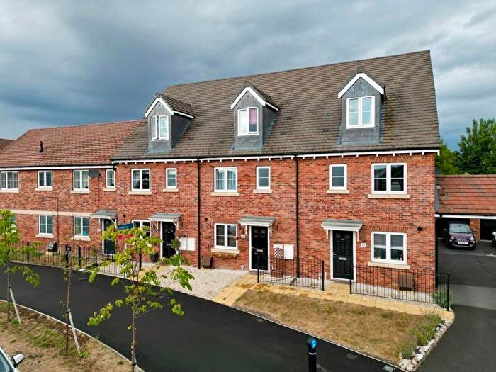 4 Bedroom Terraced House For Sale In Kingside, Grove, Wantage, Oxfordshire, OX12