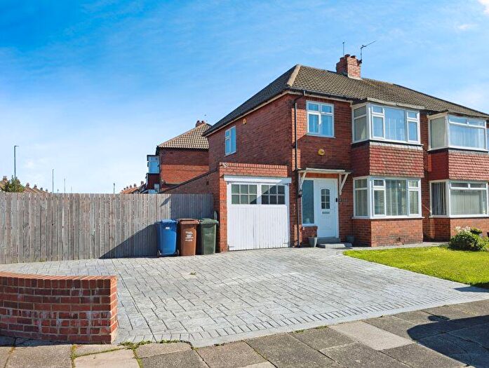 3 Bedroom Semi-Detached House To Rent In Hesleyside Drive, Newcastle Upon Tyne, NE5