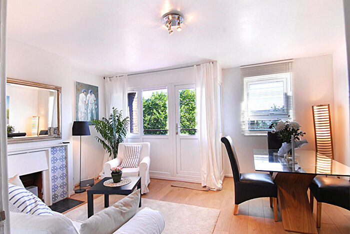 2 Bedroom Flat To Rent In Llewellyn St, Bermondsey, SE16
