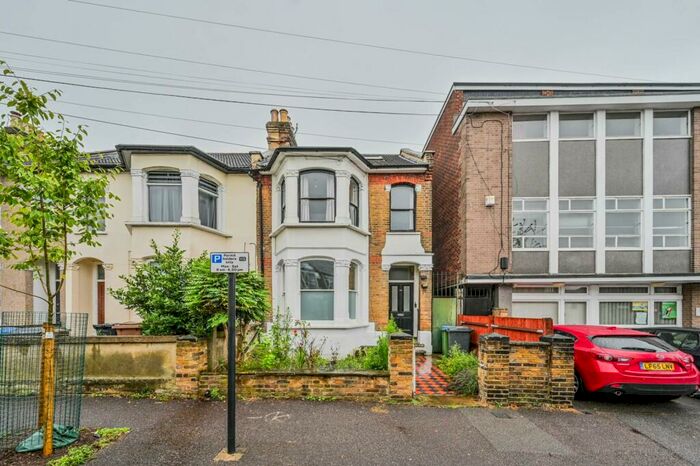 2 Bedroom Maisonette To Rent In Greenleaf Road, , Walthamstow, London, E17