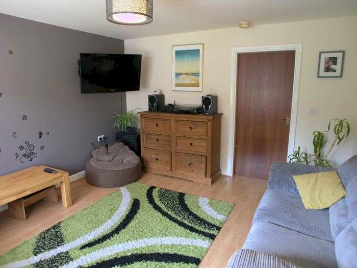 3 Bedroom Property To Rent In Street, Stourbridge, DY8