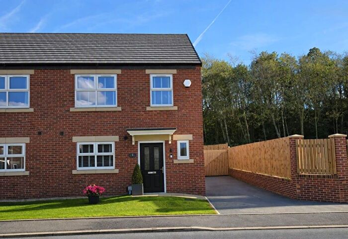 3 Bedroom Semi Detached House For Sale In Hawthorn Drive, Hemsworth, WF9