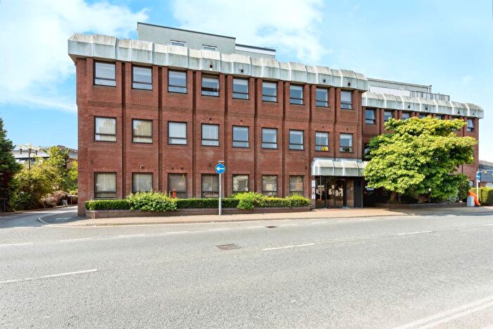 2 Bedroom Flat For Sale In White Lion Close, East Grinstead, RH19