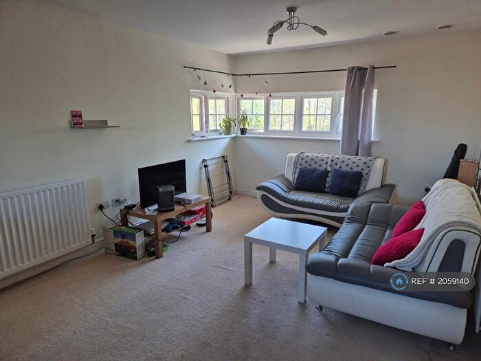 2 Bedroom Flat To Rent In Stapleton, Bristol, BS16