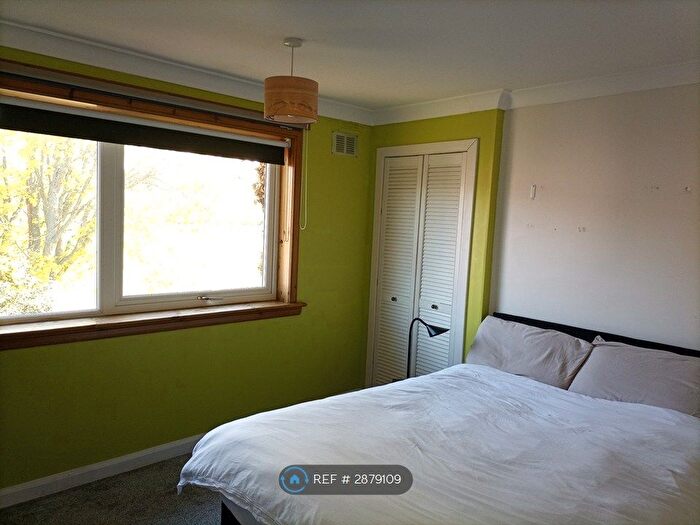 2 Bedroom Flat To Rent In Warrand Road, Inverness, IV3