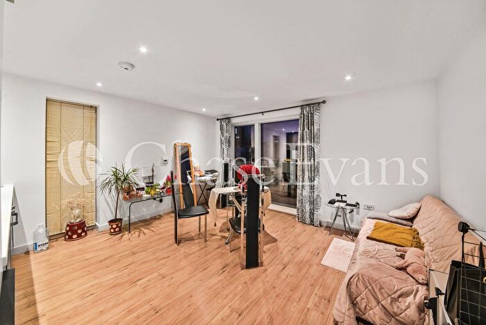 1 Bedroom Flat For Sale In Hester House, Connington Road, Lewisham, London, SE13