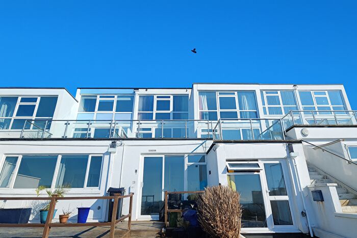 2 Bedroom Property To Rent In Pentire Avenue, Newquay, TR7