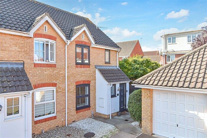 3 Bedroom Semi-Detached House For Sale In Sark Grove, Wickford, Essex, SS12
