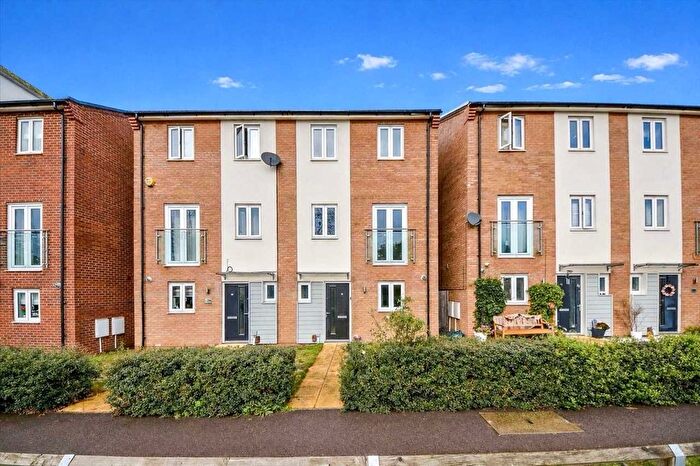 4 Bedroom Semi Detached House For Sale In Waterside Road, Wellingborough, NN8