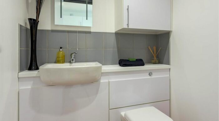 Studio To Rent In Portswood Road, Southampton, SO17