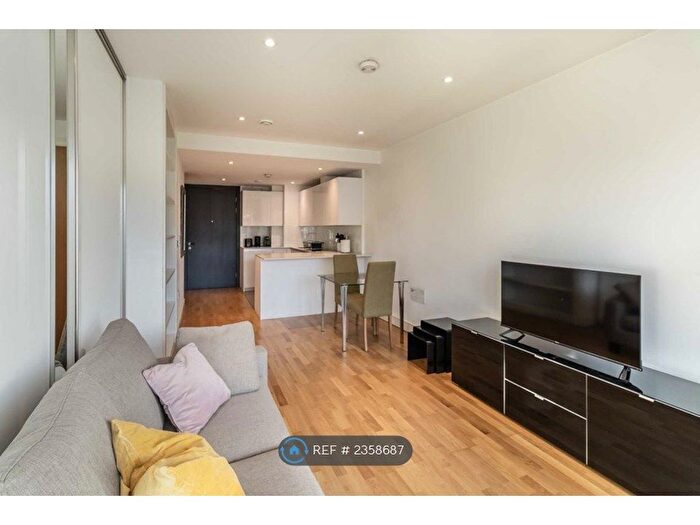 1 Bedroom Flat To Rent In Juniper Drive, London, SW18