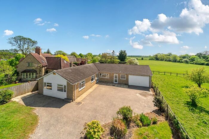 4 Bedroom Detached Bungalow For Sale In Marsh Gibbon, Buckinghamshire, OX27