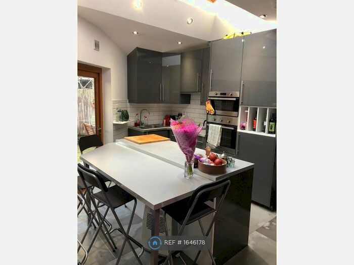 4 Bedroom Terraced House To Rent In Merrow Street, London, SE17