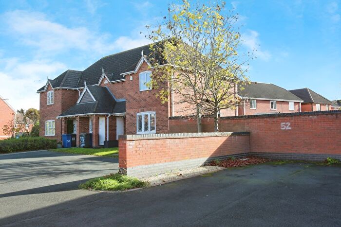 2 Bedroom Maisonette For Sale In Celandine, Kettlebrook, Tamworth, B77