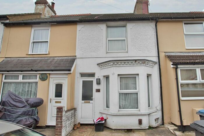2 Bedroom Terraced House To Rent In Glenfield Road, Dover, CT16