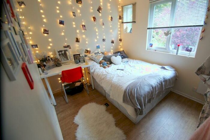 6 Bedroom Flat To Rent In North Grange Mount, Hyde Park, Leeds, LS6