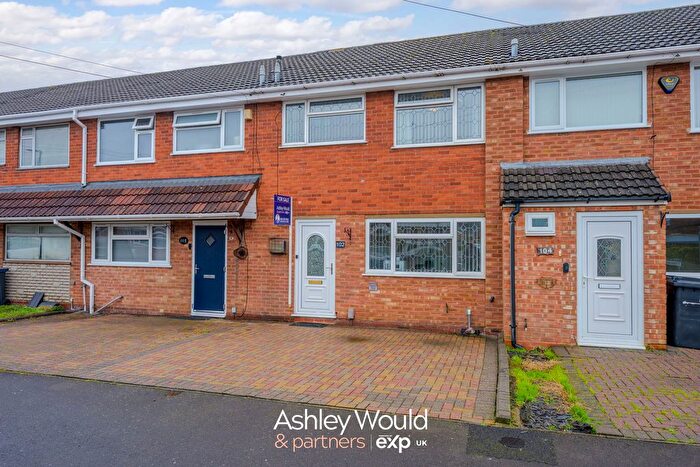3 Bedroom Terraced House For Sale In Pinewood Drive, Birmingham, B32