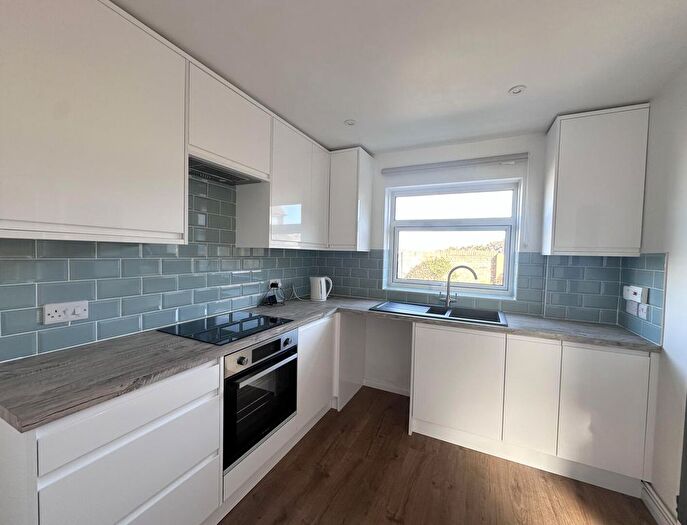 2 Bedroom Detached Bungalow To Rent In Magnolia Walk, Eastbourne, BN22