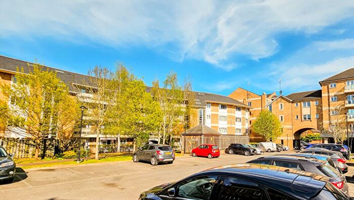 2 Bedroom Duplex To Rent In Branagh Court, Reading, RG30
