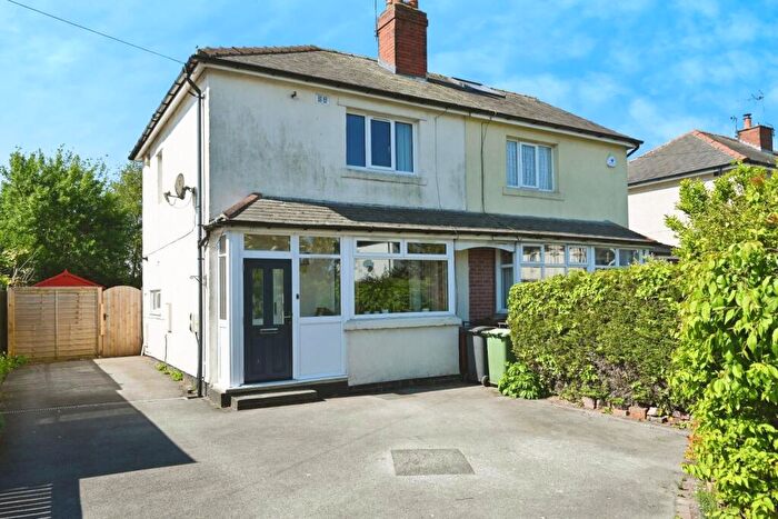 2 Bedroom Semi-Detached House For Sale In Glenmere Mount, Yeadon, Leeds, LS19
