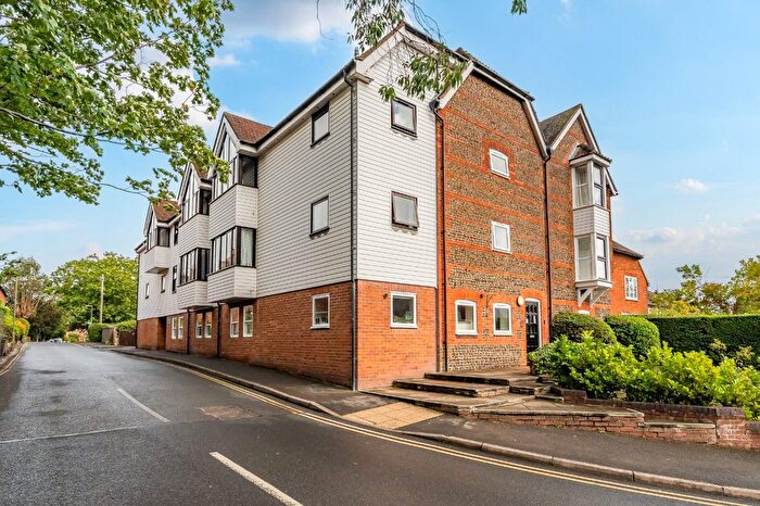 1 Bedroom Flat For Sale In Crondall Lane, Farnham, Surrey, GU9