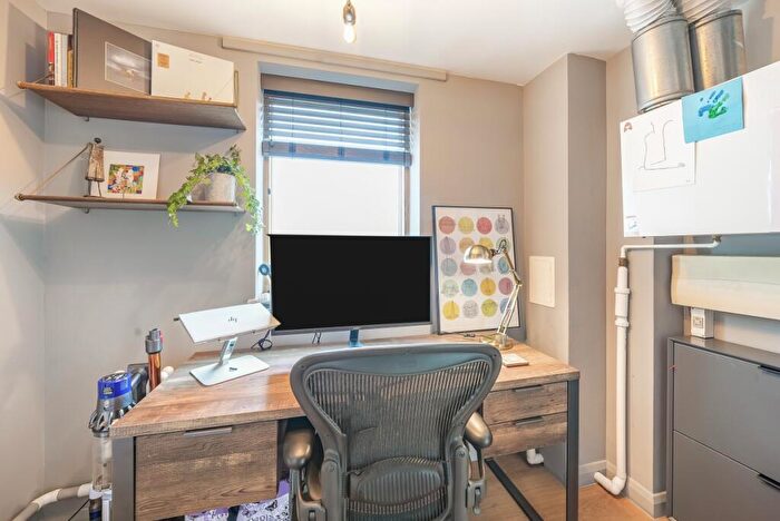 2 Bedroom Flat To Rent In Albert Road, London, NW6