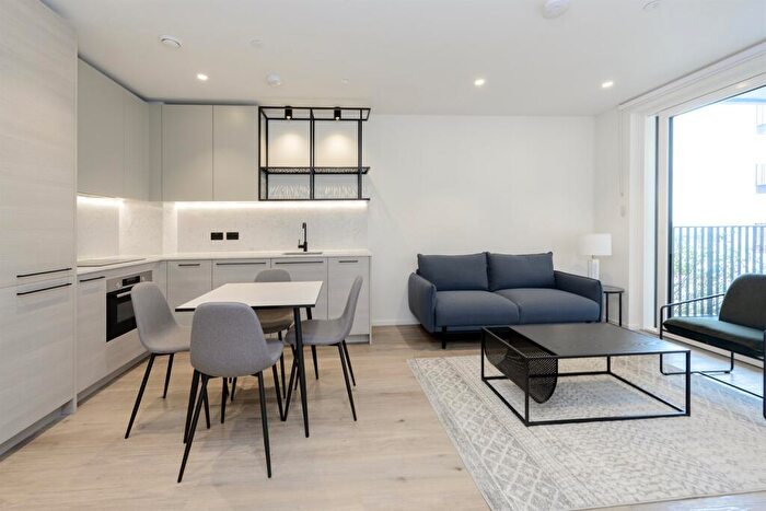 1 Bedroom Apartment To Rent In Barnacle House, E14