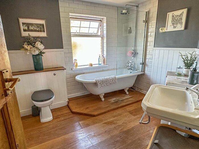 2 Bedroom Character Property For Sale In Upham, SO32