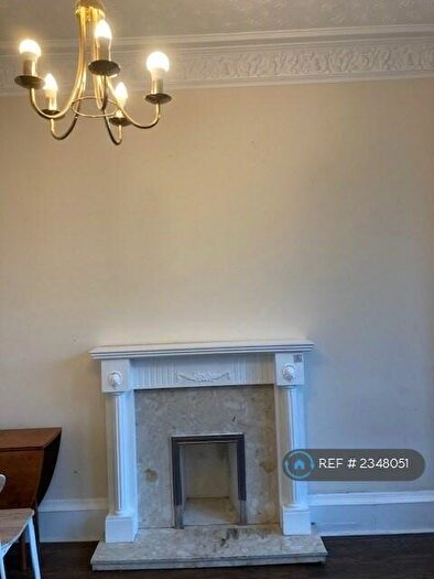 2 Bedroom Flat To Rent In Cumbernauld Road, Glasgow, G31